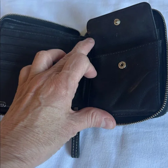 Coach Black Pebbled Leather Zip Around Wallet - Picture 6 of 8